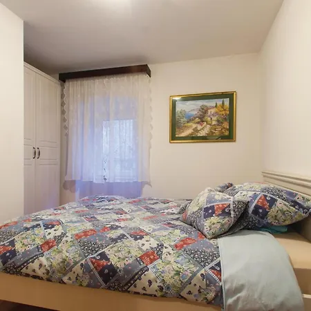 Three-bedroom In Holiday home